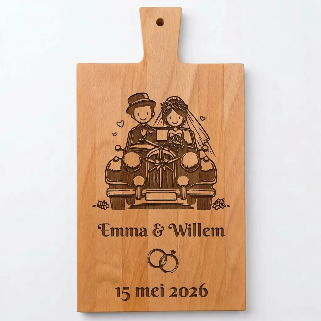 Een borrelplank van beukenhout gemaakt voor bijvoorbeeld een bruiloft, op te maken naar wens