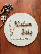 Houten aankondiging bordje voor baby